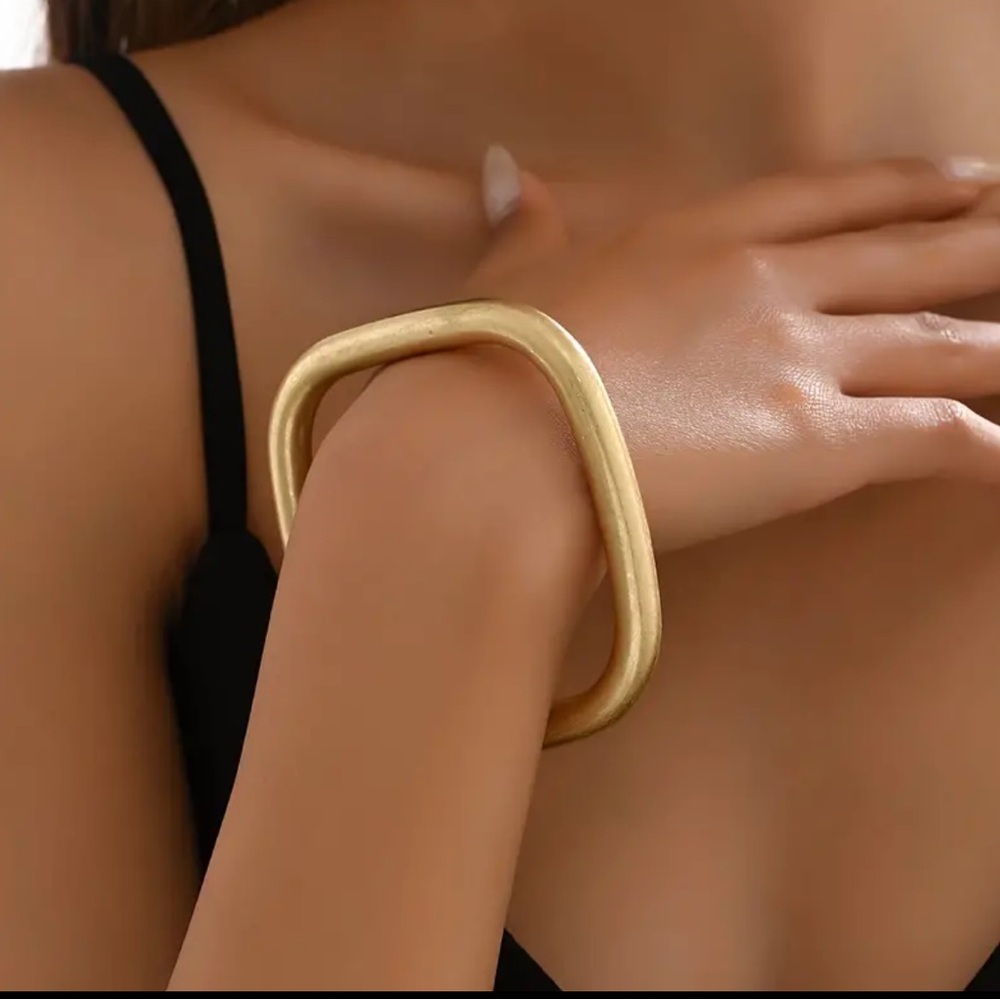 Squared Edge Gold Bangle Bracelet